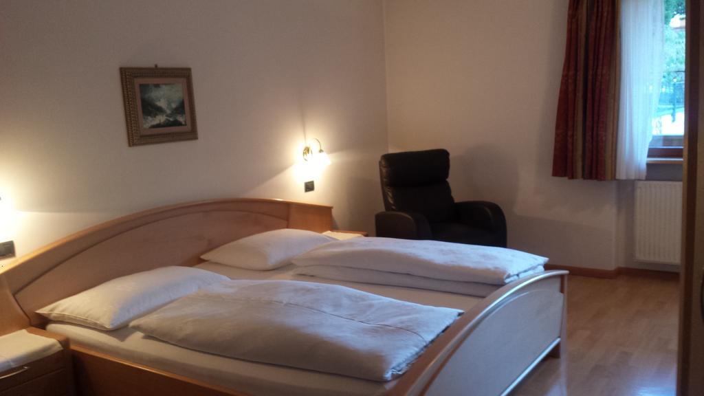 Hotel Garni Gardena - Appartments Santa Cristina Val Gardena Chambre photo
