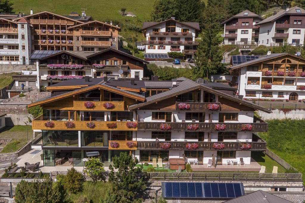 Hotel Garni Gardena - Appartments Santa Cristina Val Gardena Extérieur photo