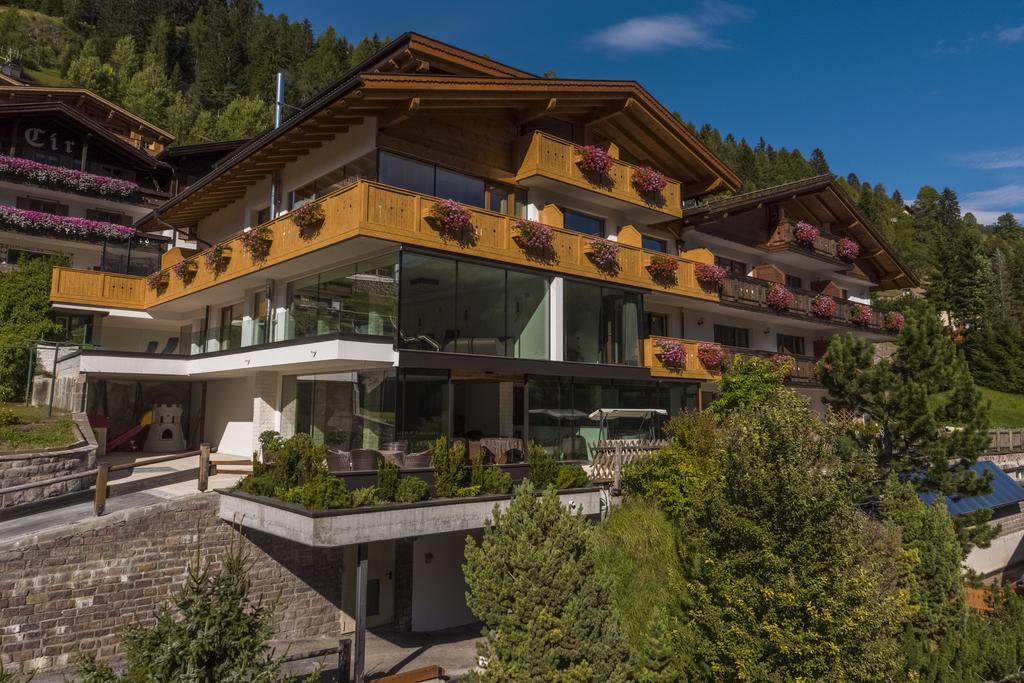 Hotel Garni Gardena - Appartments Santa Cristina Val Gardena Extérieur photo